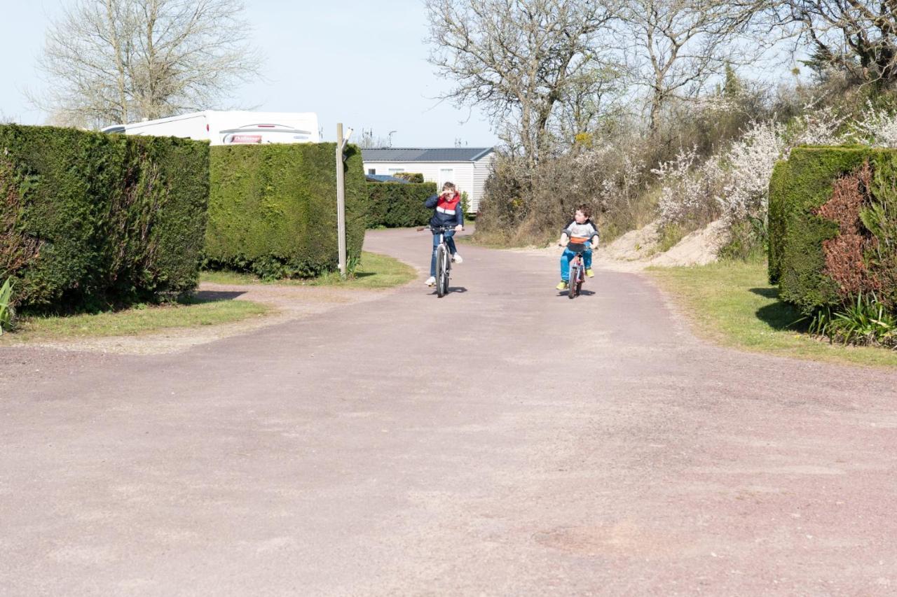 Camping Les Carolins Saint-Lo-d'Ourville Exterior photo